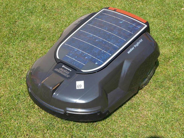 1_Automower_Solar_Hybrid.jpg