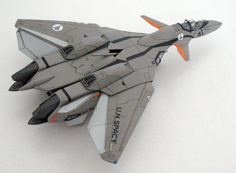 Hasegawa Macross Plus VF-11B Thunderbolt 1/72 scale plastic model 22 