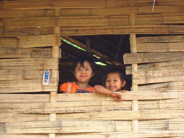 Children Near Hsipaw