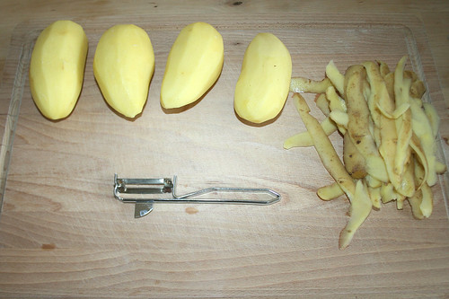 07 - Kartoffeln schälen / Peel potatoes