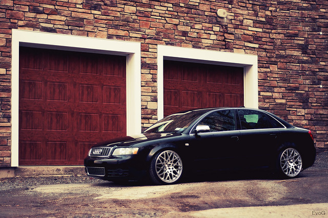 Here is Jason's really clean Audi S4 on a set of Rotiform BLQs