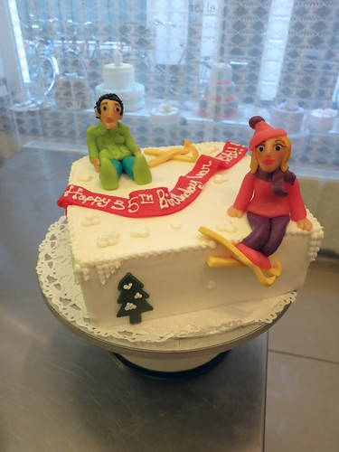 Skiing Cake by CAKE Amsterdam - Cakes by ZOBOT