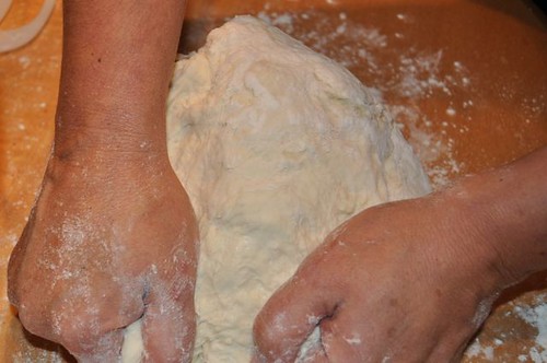 cinnamon buns/mixing dough-7