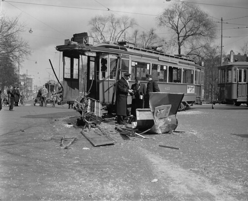 04-06-1956_13864A Tram botsing