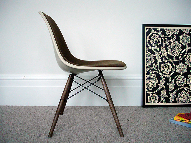 dsw chair by charles eames, 2