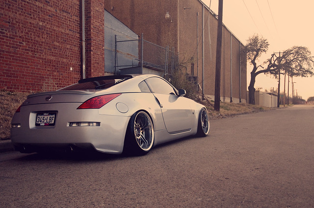 Shoot with Andee Fawn and his turbocharged and hellaflush 350z in Fort Worth