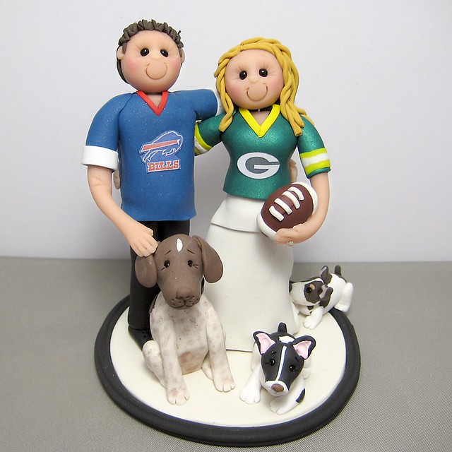 Green Bay Packers and Buffalo Bills wedding cake topper