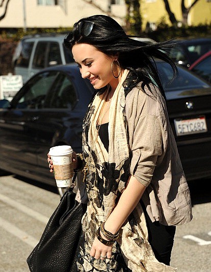 A beautiful picture of Demi Lovato she is perfect her smile is indescribable
