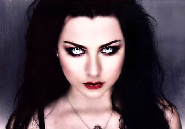 AMY LEE Amy Lee is her own kind of vampire that's why her eyes are HACKIN