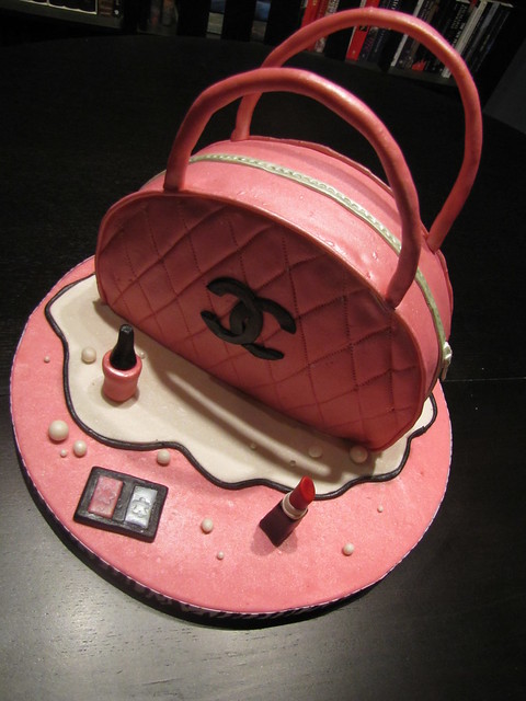Chanel Cosmetic Bag Cake!! | Flickr - Photo Sharing