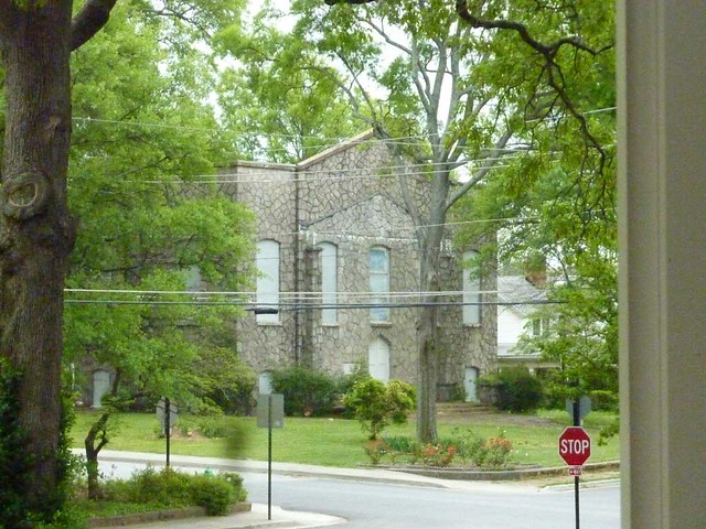 P1090857-2011-04-15-Hapeville-1st-Baptist-Church-old-stone-church