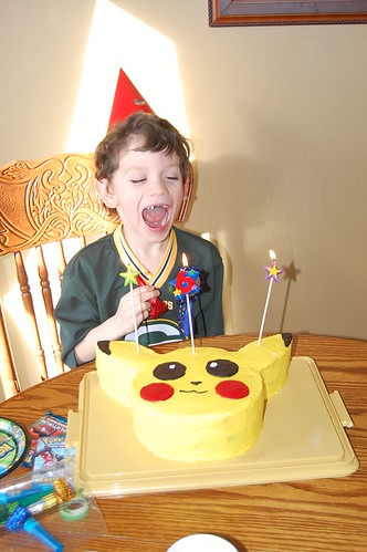 Pikachu Cake by jw4lk