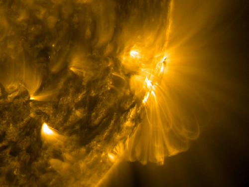 "SDO Pick of the Week - Spiraling Active Region in Profile"