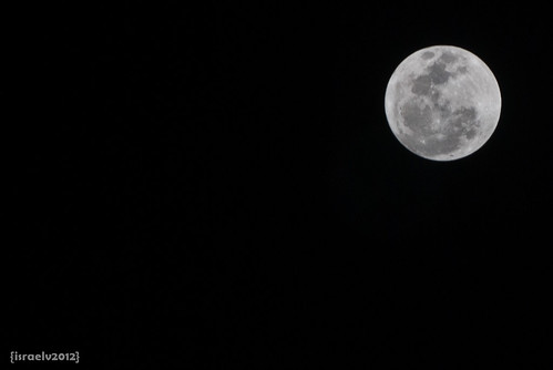 Full Moon on April 6, 2012 at 11:04pm (UTC+8) by {israelv}