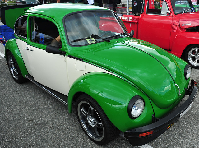 1973 VW Super Beetle modified green and white