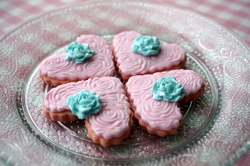 Pink heart cookies by The sugar mice