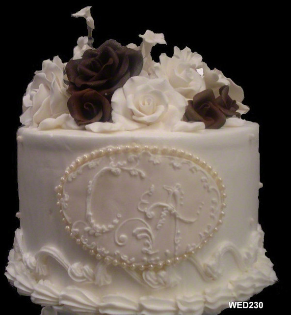 WED230 round wedding cake with monogram and sugarpaste flowers 230 217