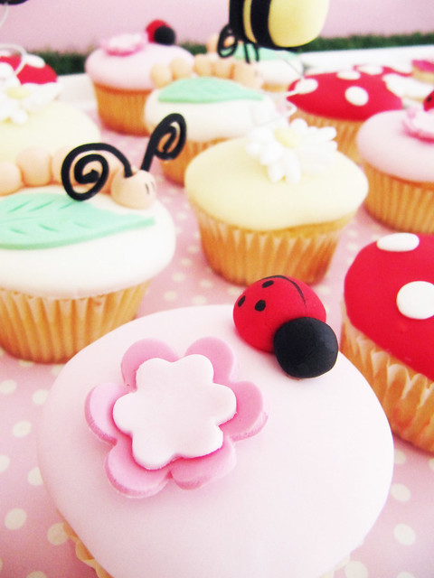 Ladybug cupcake!