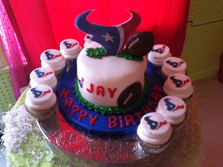 Birthday Cakes Houston on Texans Birthday Party Cake And Matching Cupcakes For A Houston Texans