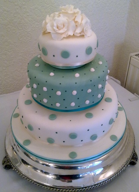 sage green and ivory wedding cake top tier lemon with lemon curd and 