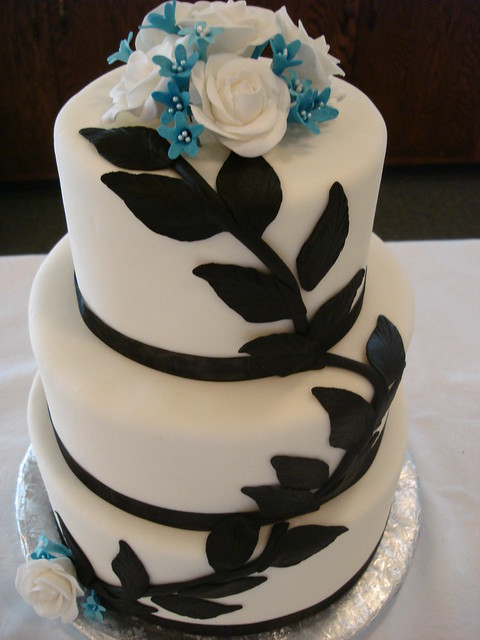 Black Blue Floral Wedding Cake See more great cakes and confections at 