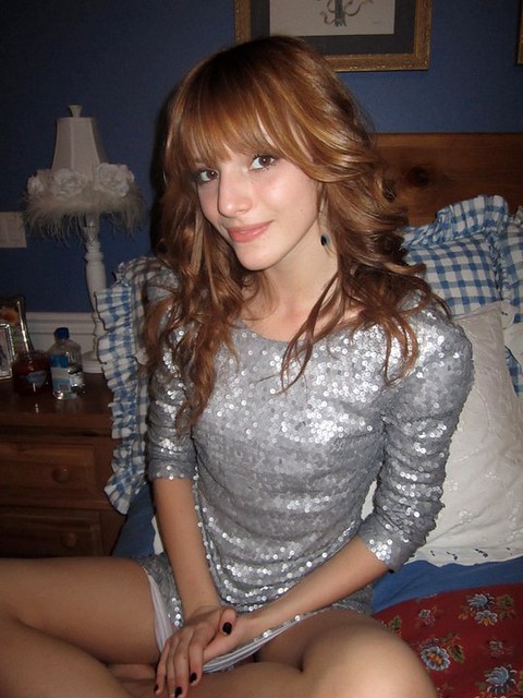 PHOTOS: 14-Year-Old Bella Thorne Busts.