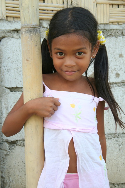 Asia - Philippines / Luzzon - preteen Philippine girl Fli image image