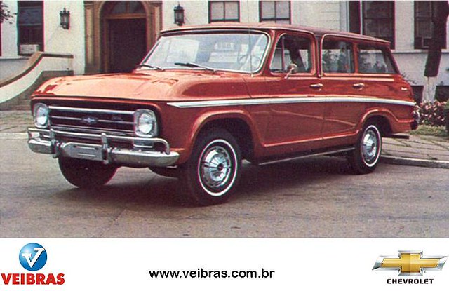 A Chevrolet Veraneio foi fabricada em 1988 e possu a equipamentos exclusivos