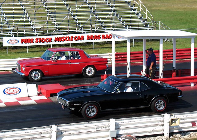 1968 Pontiac Firebird 400 at the 2006 Pure Stock Muscle Car Drag Race
