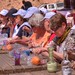 Pilgergruppe mit Lunchpaket, Petra, Jordanien