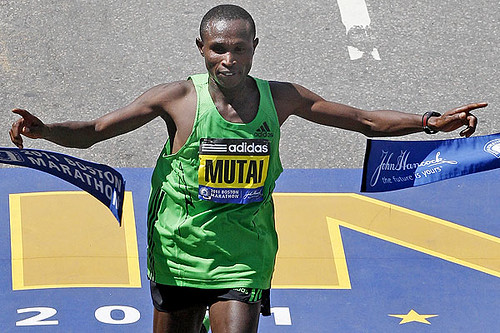 Geoffrey Mutai gana el maraton de Boston