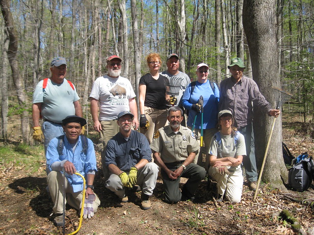 Group picture with Interpretive Specialist, Paul Billings, and the volunteers.