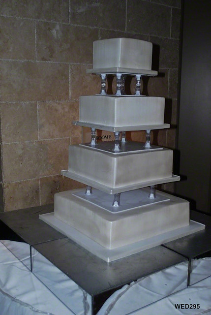 WED295 4 tier square wedding cake with short columns 265