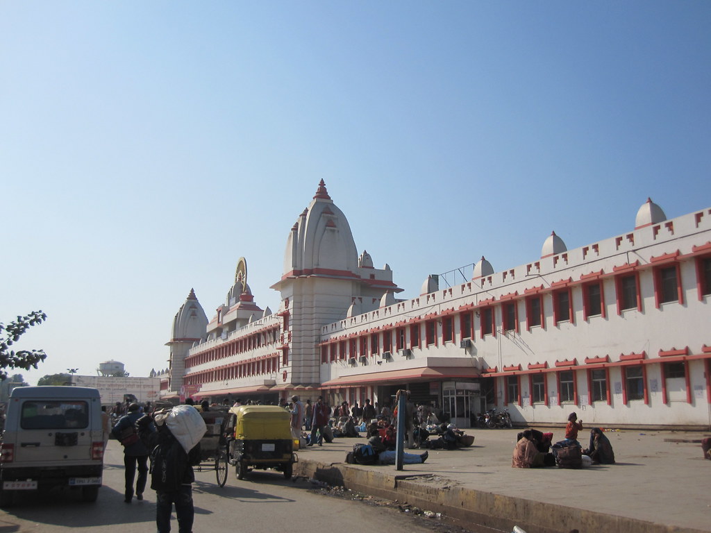 Viranasi Train Station