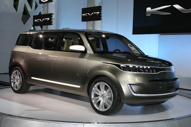 2011 Detroit: Kia KV7 Concept  