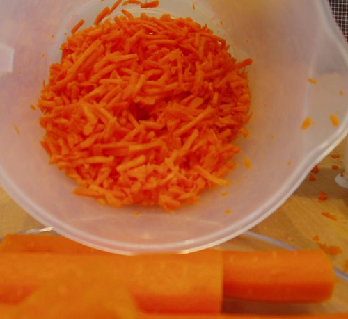 carrot cake/grated carrots