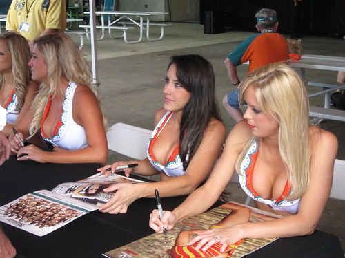 Miami Dolphins cheerleaders by Flamehead