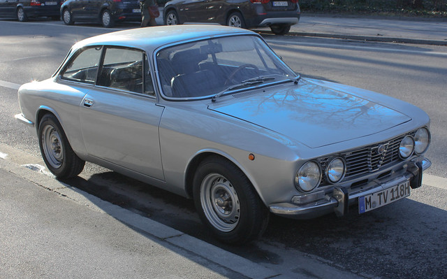 An old Alfa Romeo So awesome so unlike anything in Canada