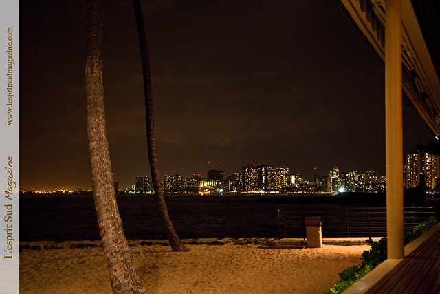 Honolulu - Waikiki Beach at night