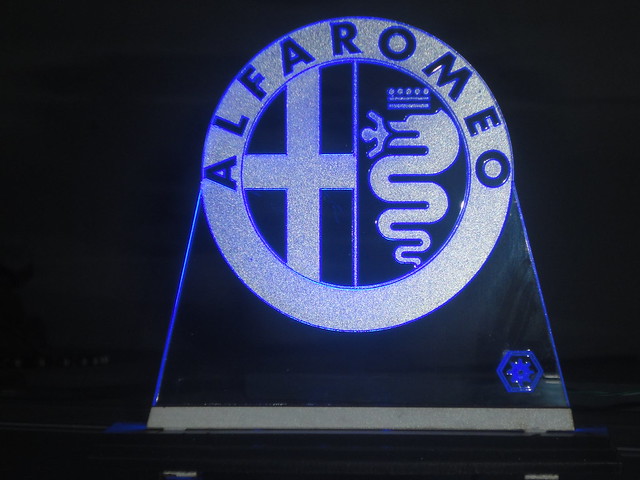 TeknoArtes Displays Luminosos Logo Alfa Romeo
