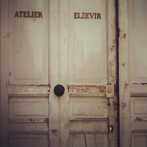 Morning at Atelier Elzevir by la casa a pois