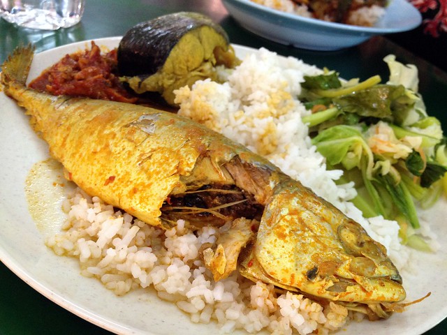 Curry Fish and Vegetables with Rice