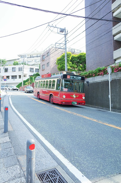 red bus YOKOHAMA