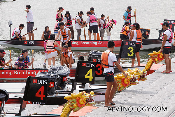 Public trying out dragon boating 