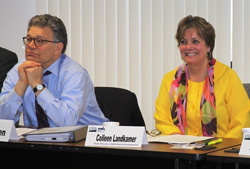 Senator Al Franken and Minn. Rural Development State Director Colleen Landkamer participate in a roundtable meeting on the USDA Rural Energy For America Program.