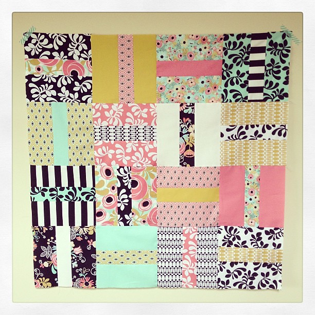 Quick and simple baby girl quilt top! Now if only I had girl! #sundaysewing