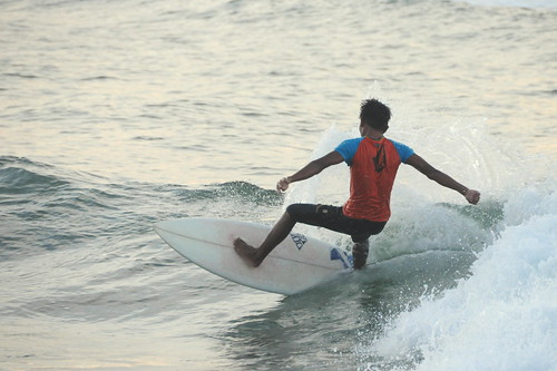 Lanuza Surfer