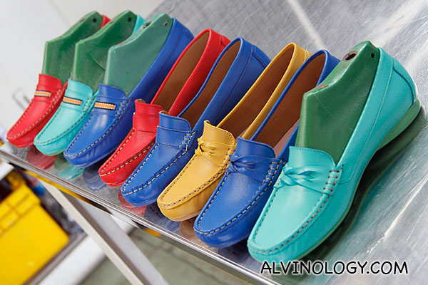 Colourful bata leather shoes 