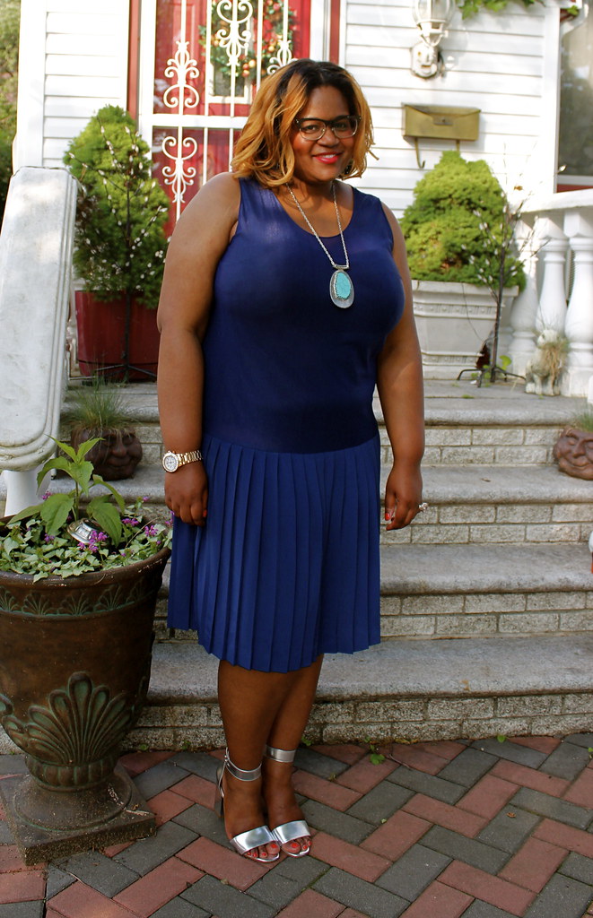 vintage-blue-pleat-dress