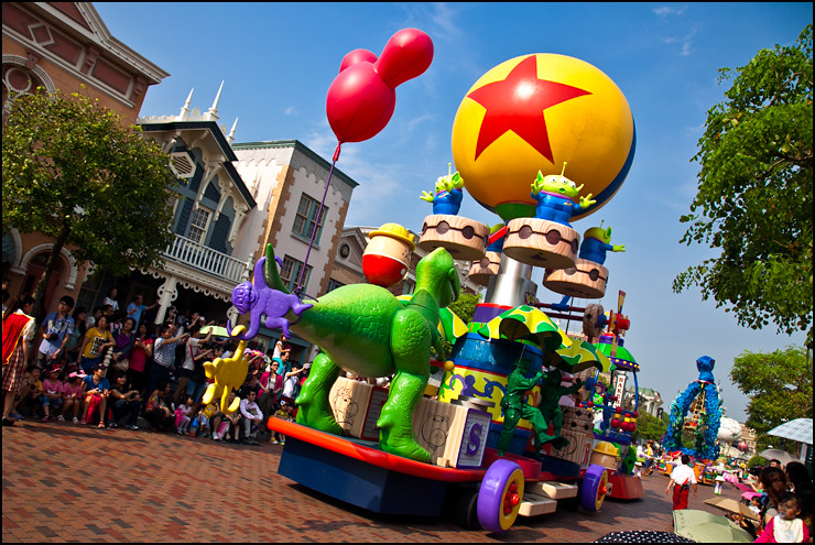 toy-story-parade-rex
